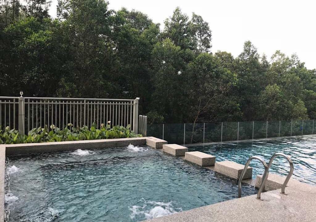 Skyloft Muslim Suite Johor Bahru Exteriör bild