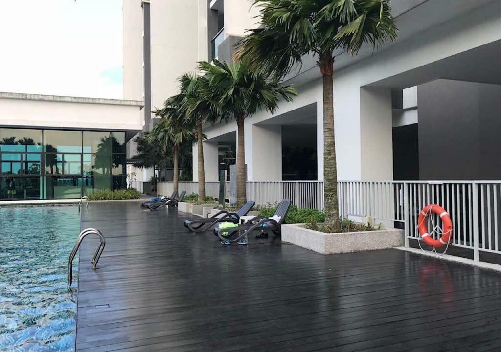 Skyloft Muslim Suite Johor Bahru Exteriör bild