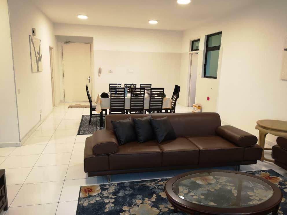 Skyloft Muslim Suite Johor Bahru Exteriör bild
